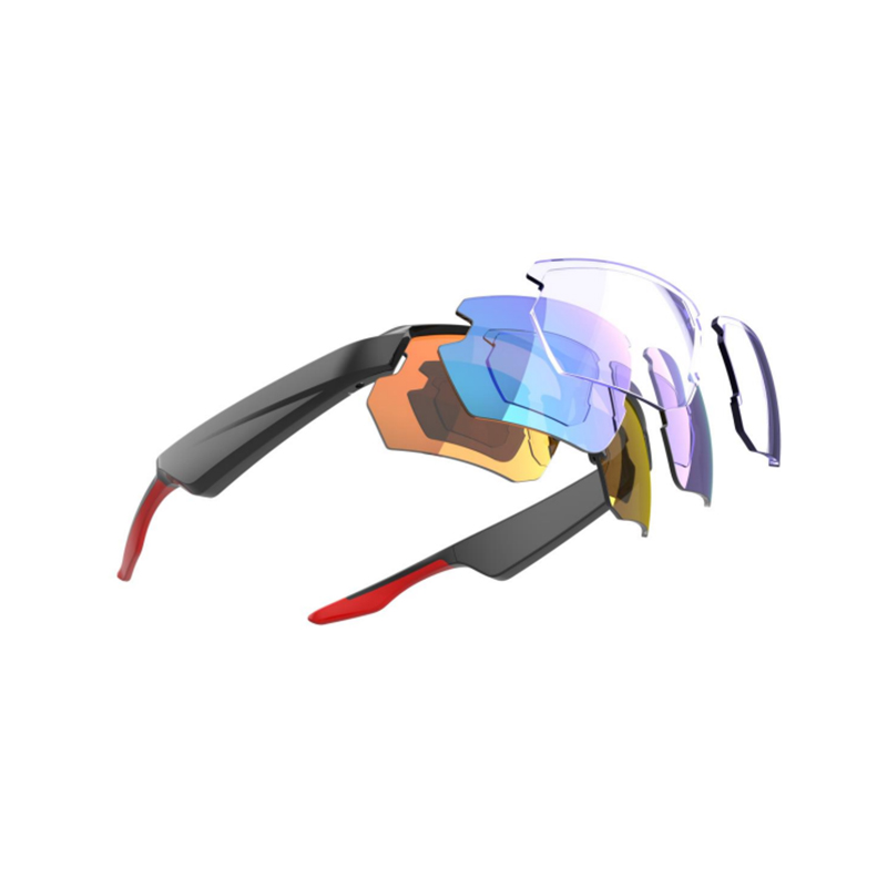 How do smart sports glasses help users monitor sports data in real time?